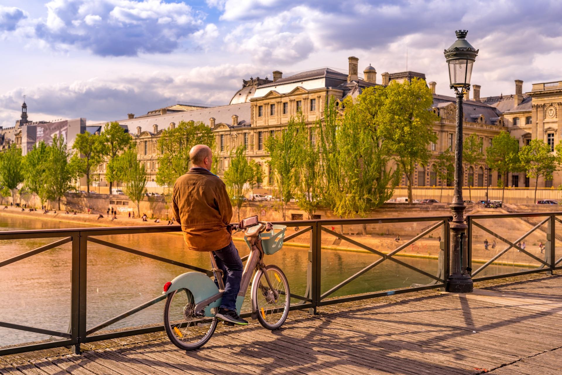Découvrir Paris à vélo : une expérience unique